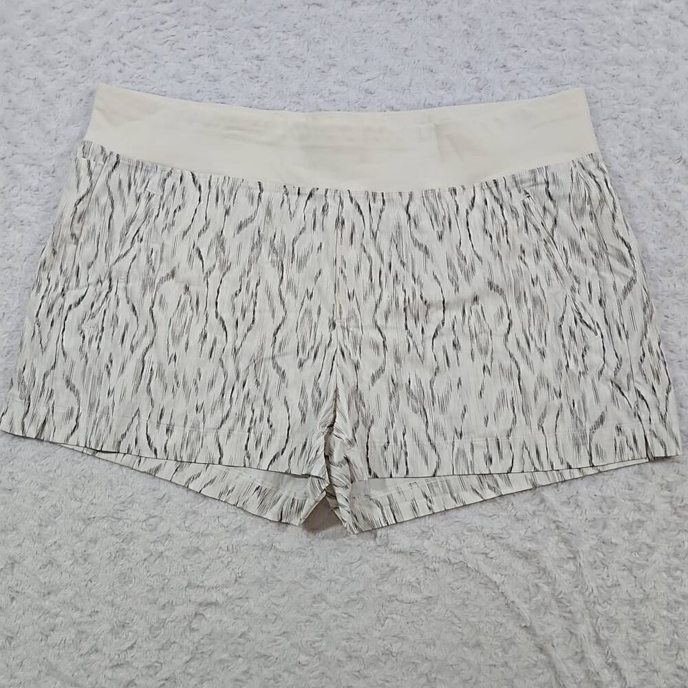 Athleta Womens Size 22 Trekkie North Short Hiking Travel Ikat Texture Magnolia